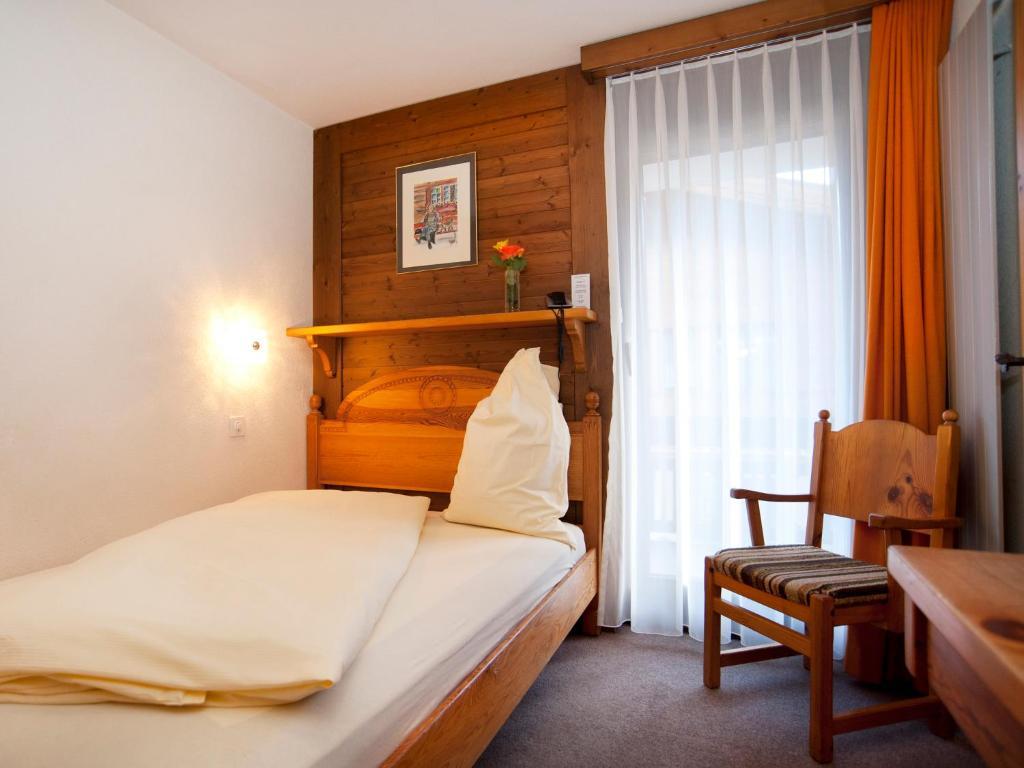 Ambiente Guesthouse Saas-Fee Habitación foto